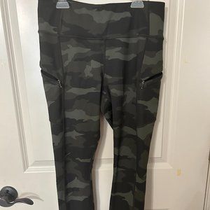 Athleta Green camo leggings